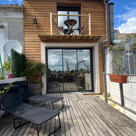 Maison Entiere Avec Terrasse Surelevee Villa