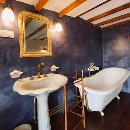 Maison Entiere Avec Terrasse Surelevee Pauillac