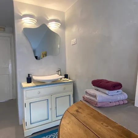 Maison Entiere Avec Terrasse Surelevee Villa Pauillac