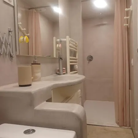 Maison Entiere Avec Terrasse Surelevee